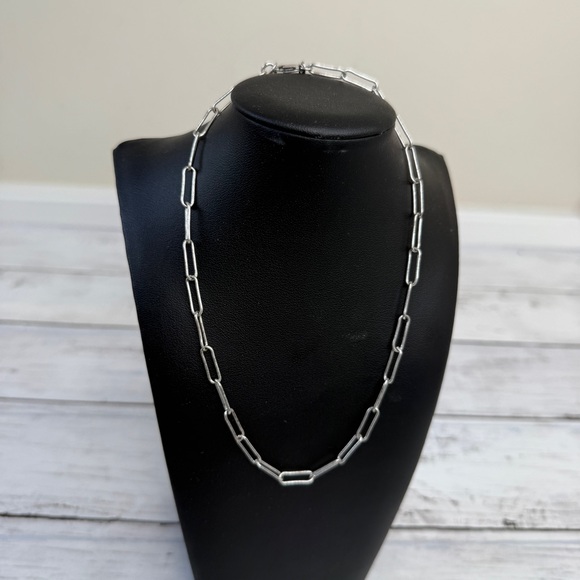 Madewell Elegant Silver Chain Necklace - Picture 2 of 4